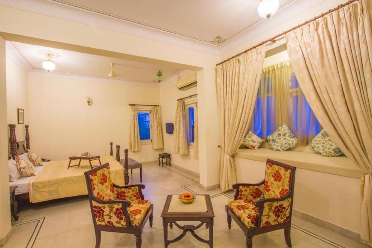 Akshay Niwas Boutique Luxury Hotel Udaipur Exteriör bild